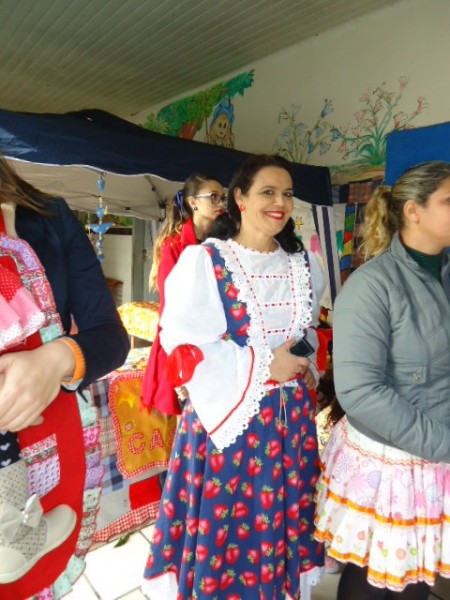 Arraial alegra crianças e adolescentes da Casa-Lar — foto 34