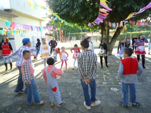 Arraial alegra crianças e adolescentes da Casa-Lar — foto 19