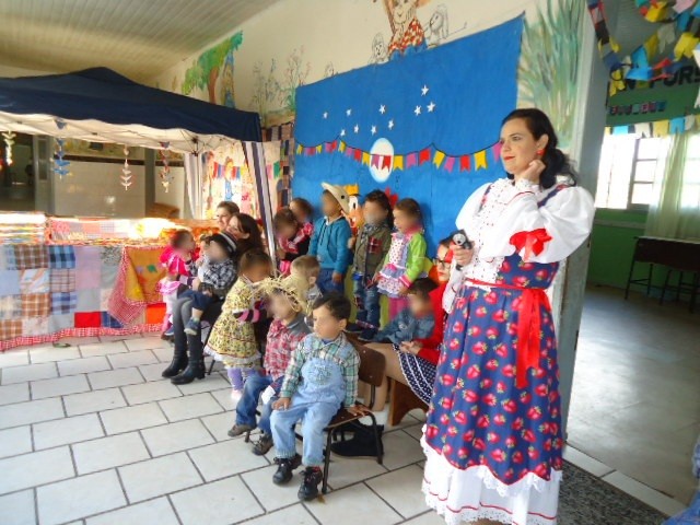Arraial alegra crianças e adolescentes da Casa-Lar — foto 43
