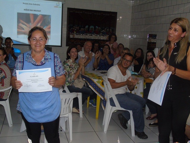 Adolescentes surpreendem no 1º Café Colonial da Casa-Lar — foto 23