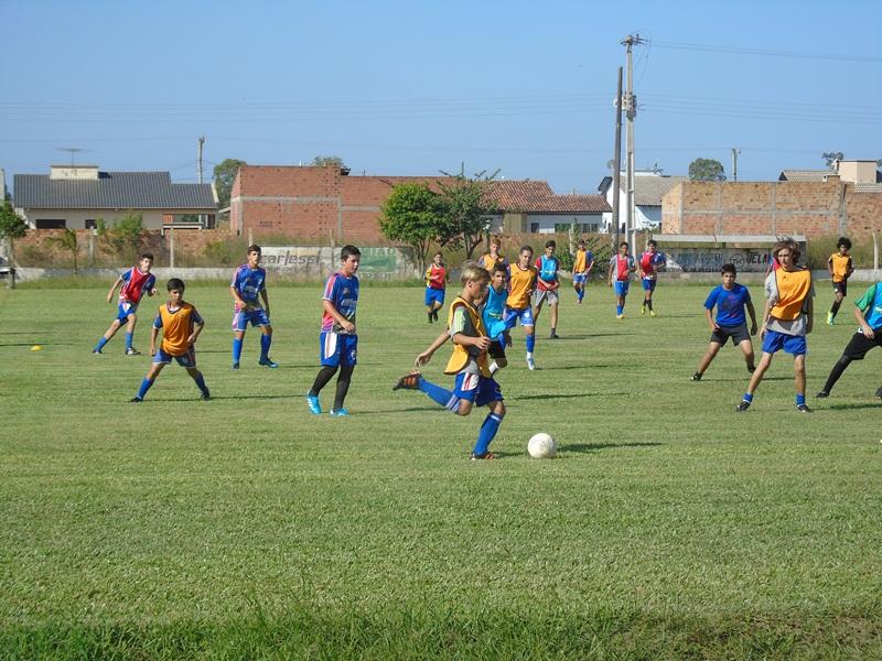 Escola de Futebol da Casa-Lar reinicia atividades — foto 13