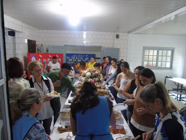 Adolescentes surpreendem no 1º Café Colonial da Casa-Lar — foto 25