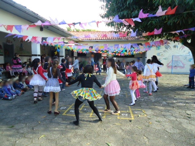 Arraial alegra crianças e adolescentes da Casa-Lar — foto 11