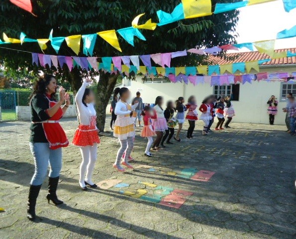 Arraial alegra crianças e adolescentes da Casa-Lar — foto 21