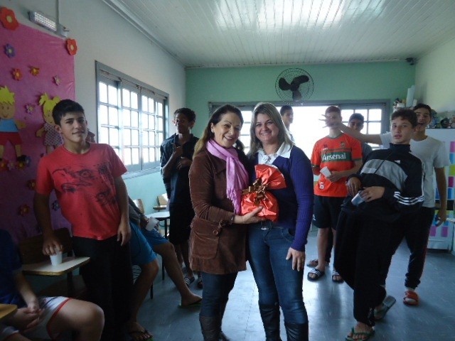 Professora de espanhol festeja aniversário na Casa-Lar — foto 2
