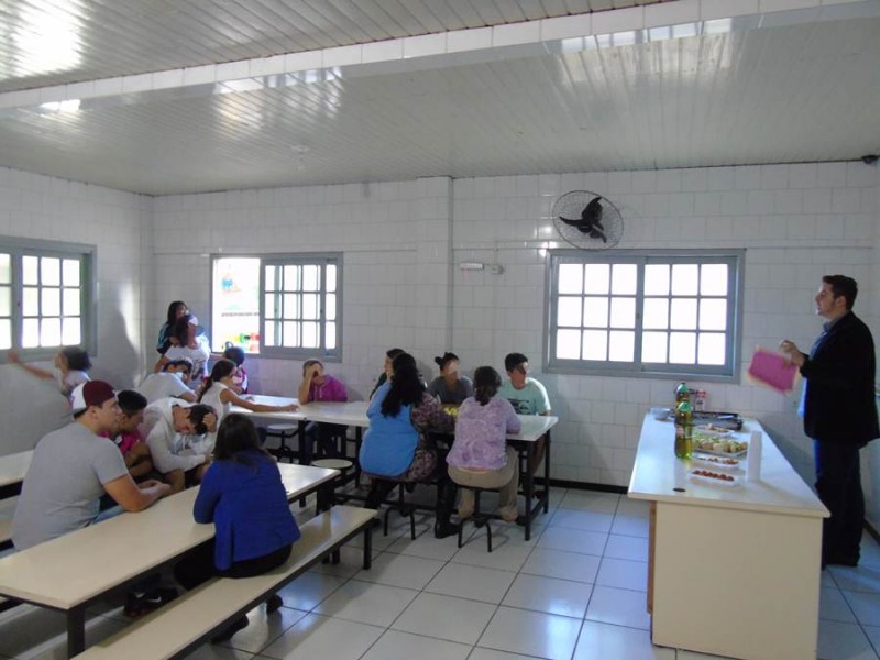 Acadêmicos realizam projeto solidário na Casa-Lar — foto 5