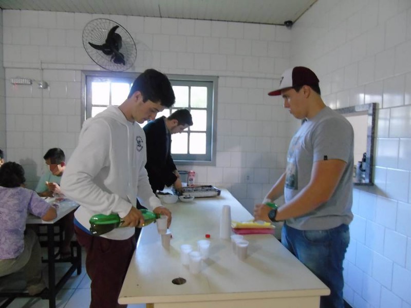 Acadêmicos realizam projeto solidário na Casa-Lar — foto 7