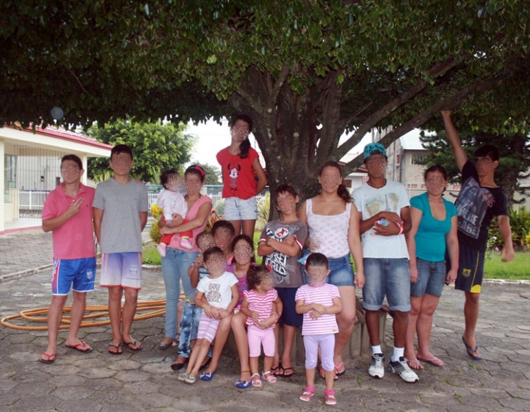 Caça aos ovinhos fechou as comemorações de Páscoa na Casa-Lar — foto 11