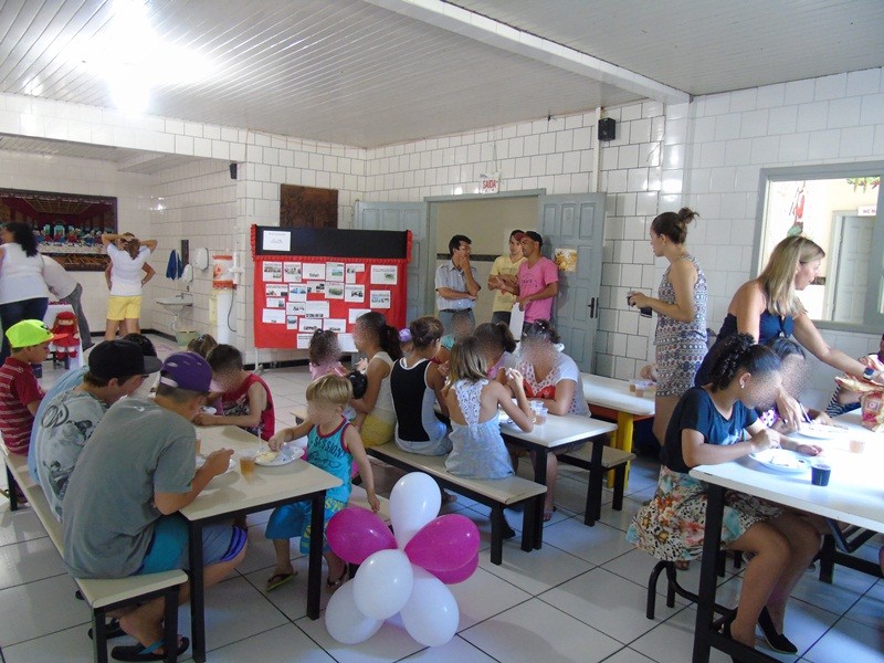 Festa de 15 Anos marca tarde desta segunda-feira na Casa-Lar — foto 24