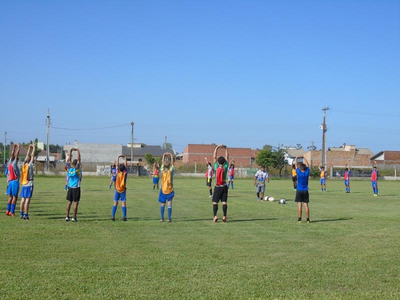 Escola de Futebol da Casa-Lar reinicia atividades — foto 3