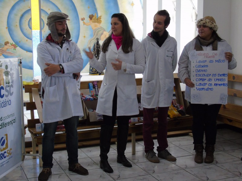 Conselho Regional de Contabilidade apresenta projeto social e entrega donativos