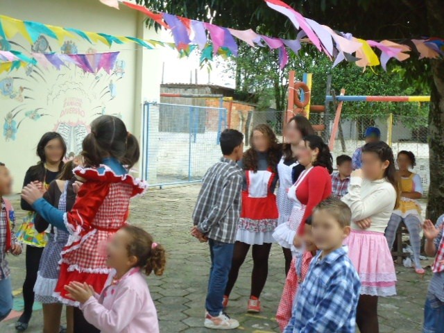 Arraial alegra crianças e adolescentes da Casa-Lar — foto 31