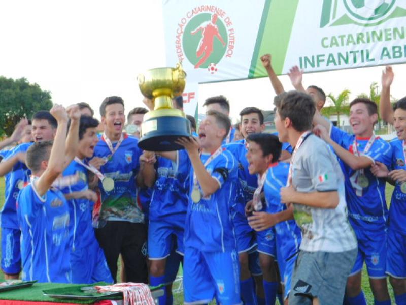 Casa Lar é campeã do Campeonato Catarinense Aberto