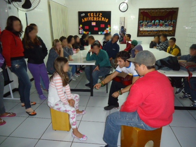 Integrantes da oficina de Ética e Cidadania da Casa da Fraternidade visitam a Casa-Lar — foto 5