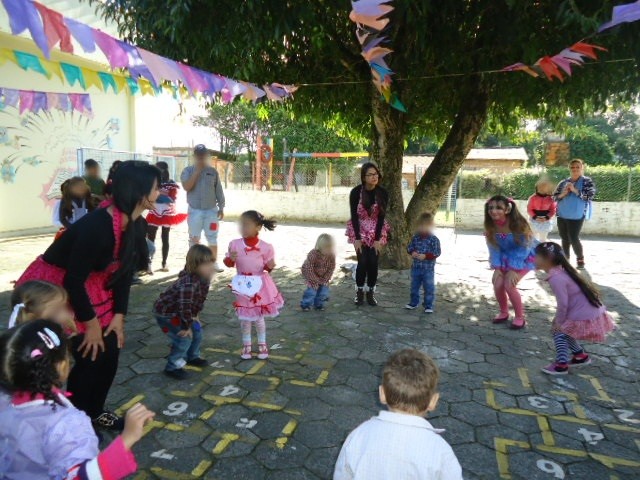 Arraial alegra crianças e adolescentes da Casa-Lar — foto 41